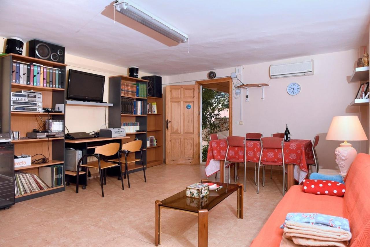 Calicanto House & Pool Holiday home *
